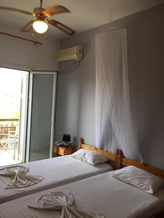 Hotel Katerina ピタゴリオ エクステリア 写真